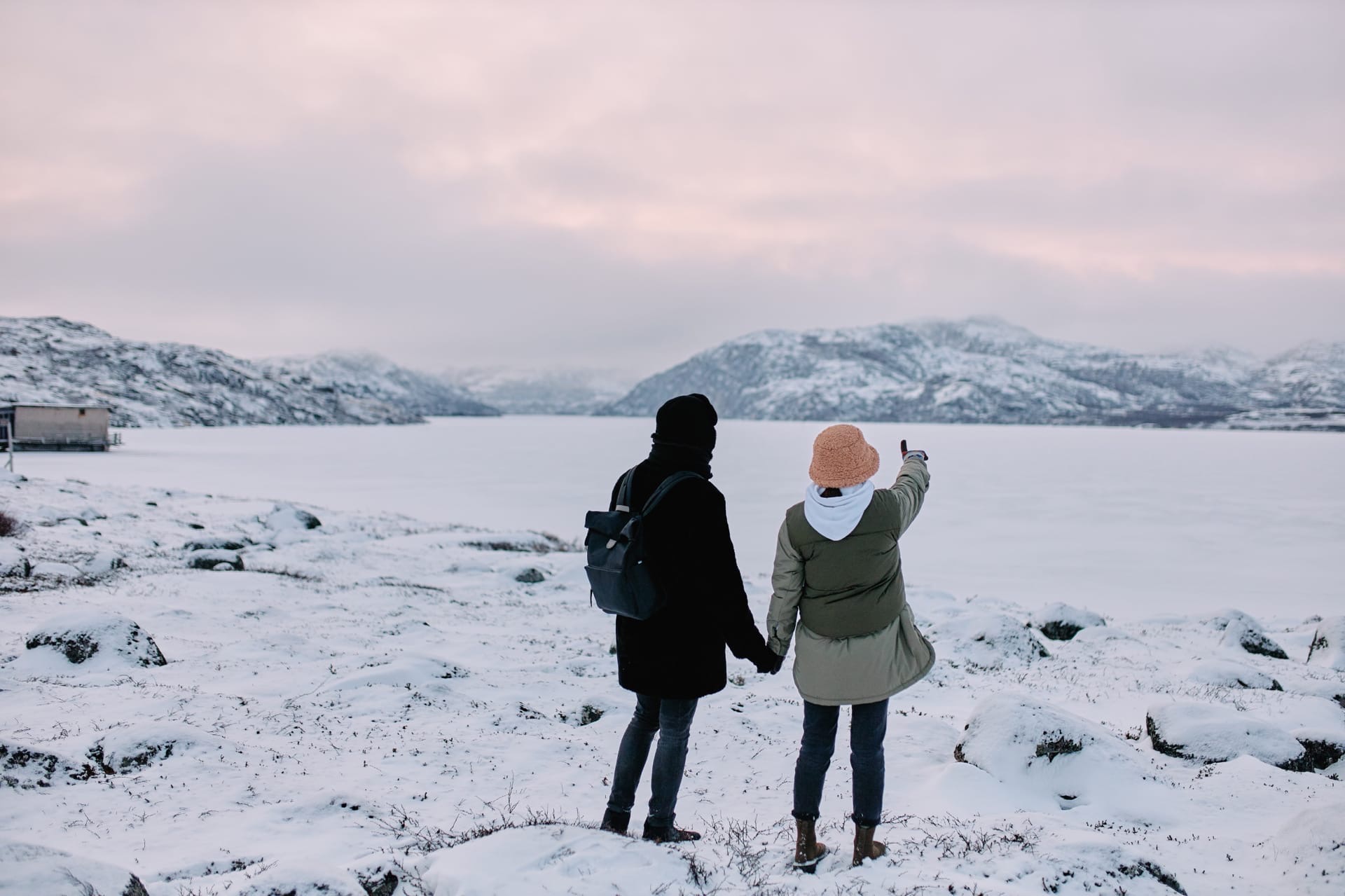 Зимой кто-то мечтает о теплых островах, а кто-то отважно отправляется на охоту за северным сиянием. Самые морозостойкие владимирцы пошли по второму пути. И вот какие поездки у них получились.