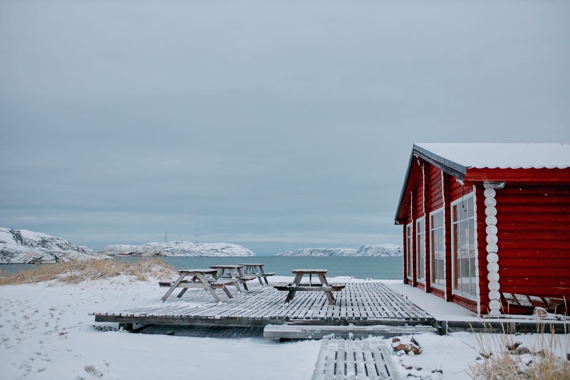Зимой кто-то мечтает о теплых островах, а кто-то отважно отправляется на охоту за северным сиянием. Самые морозостойкие владимирцы пошли по второму пути. И вот какие поездки у них получились.