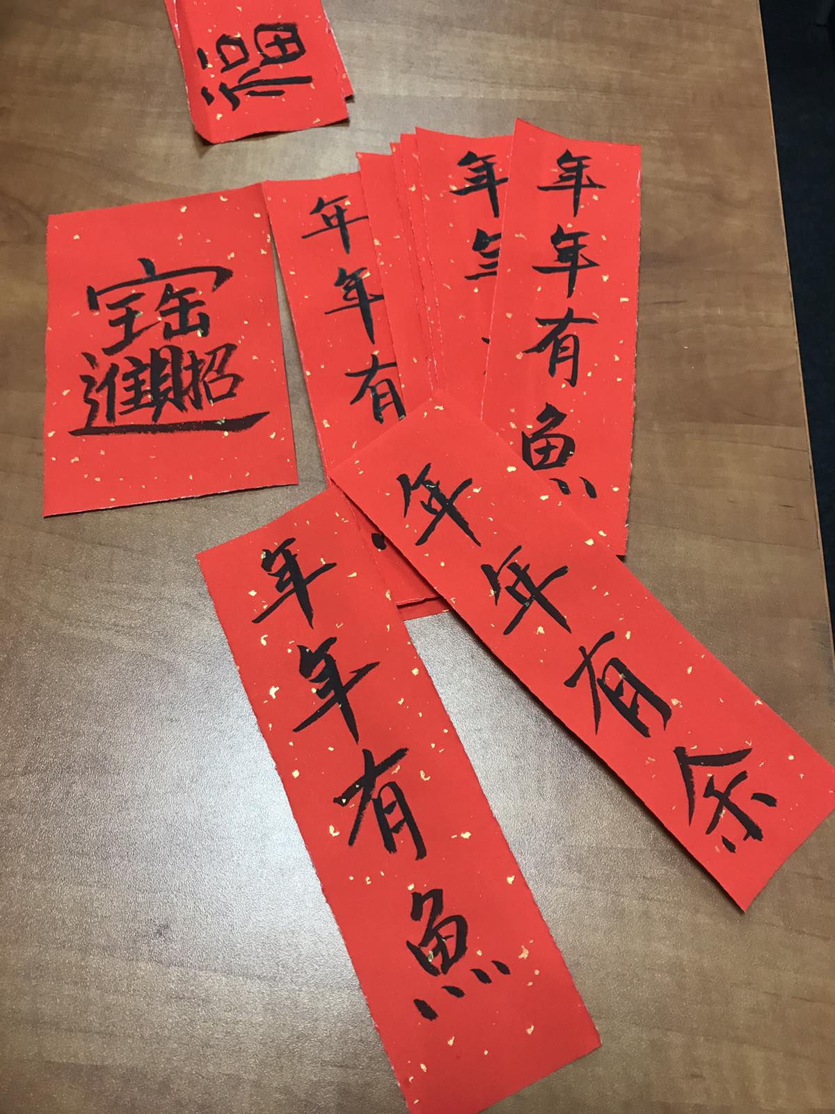 Вопреки пандемии русские и китайцы отмечают во Владимире восточный Новый год с апельсинами и фонариками.