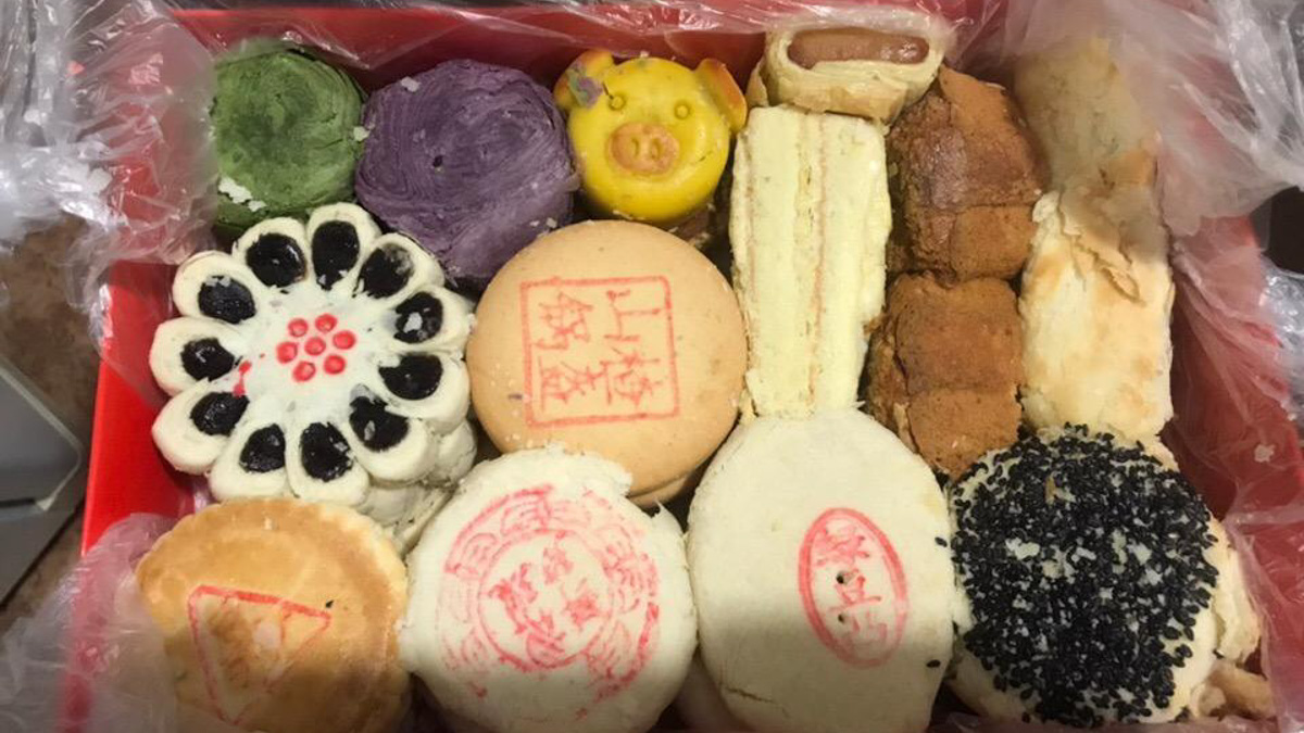 Вопреки пандемии русские и китайцы отмечают во Владимире восточный Новый год с апельсинами и фонариками.