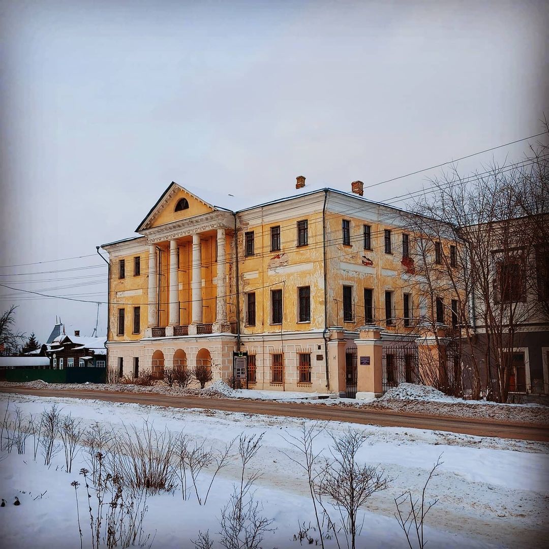 Светлана Анохина прокачивает итальянский с пользой для себя и читателей. Она рассказывает о путешествиях и делится лайфхаками для туристов. Например, недавно Светлана поведала о своих впечатлениях от Гороховца и Вязников.