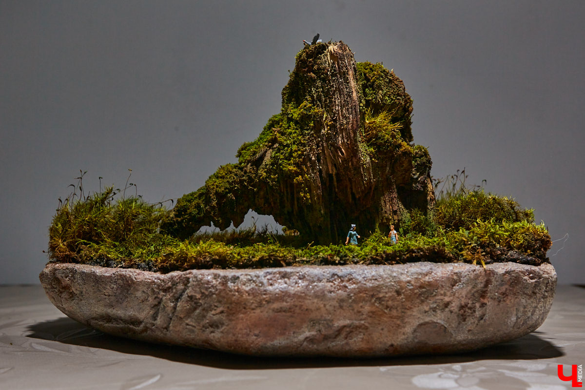 Сувенирных дел мастер из Владимира и его удивительные творения. Как в любой таре уместить персональный мирок с островами и людьми, рассказывает Евгений Красавин.