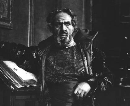 Пара строк из архивной справки могут стать началом увлекательной истории. Так и случилось с рассказом о том, как Федор Шаляпин связан с Владимирской губернией.