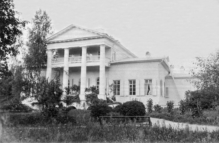 Пара строк из архивной справки могут стать началом увлекательной истории. Так и случилось с рассказом о том, как Федор Шаляпин связан с Владимирской губернией.