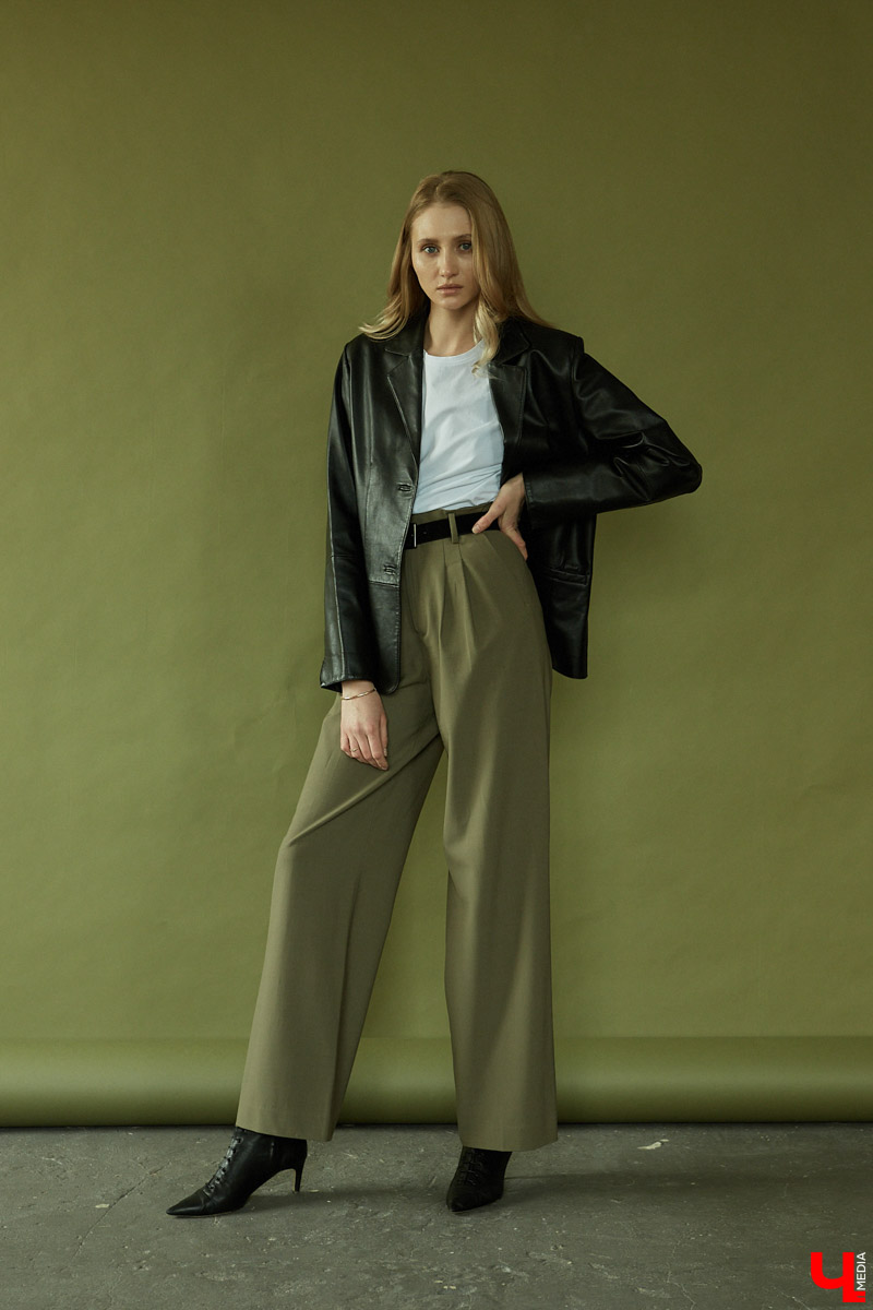 Молодая мама, в прошлом модель, Екатерина Карасёва поведала нам об эскизах для своей одежды и выборе между «универсальным» и «женственным».