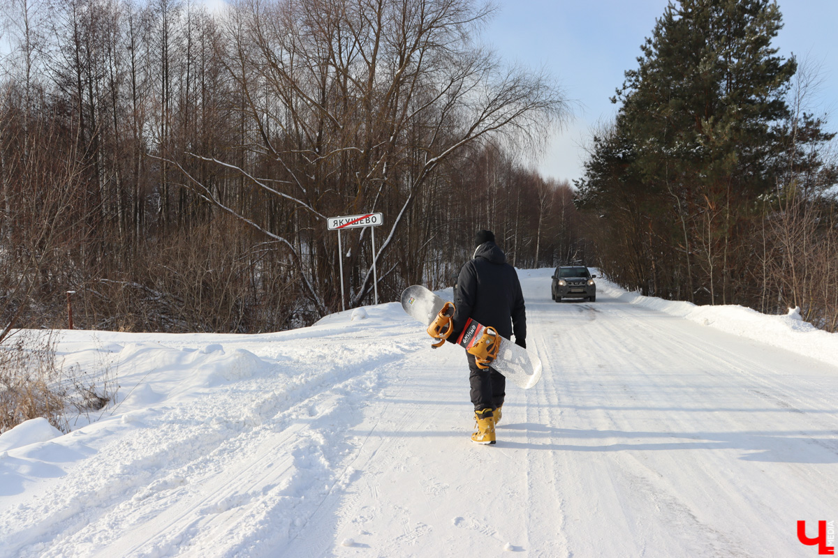Взяли сноуборд и вместе с Ярославом Чесноковым отправились исследовать феномен «Коняево-парка» под Владимиром