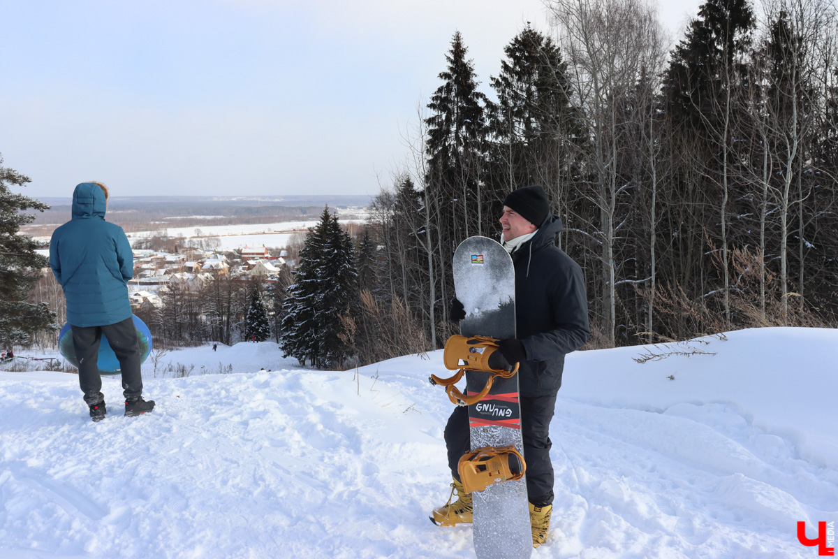 Взяли сноуборд и вместе с Ярославом Чесноковым отправились исследовать феномен «Коняево-парка» под Владимиром
