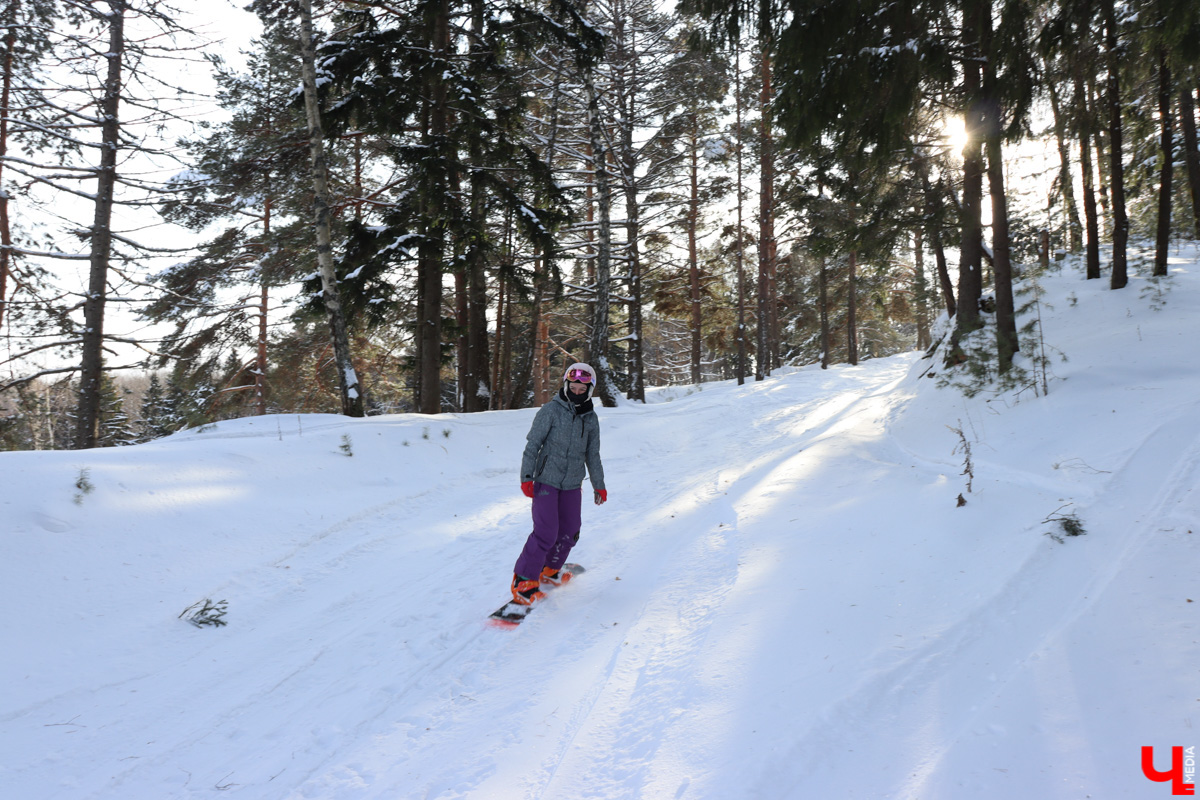 Взяли сноуборд и вместе с Ярославом Чесноковым отправились исследовать феномен «Коняево-парка» под Владимиром