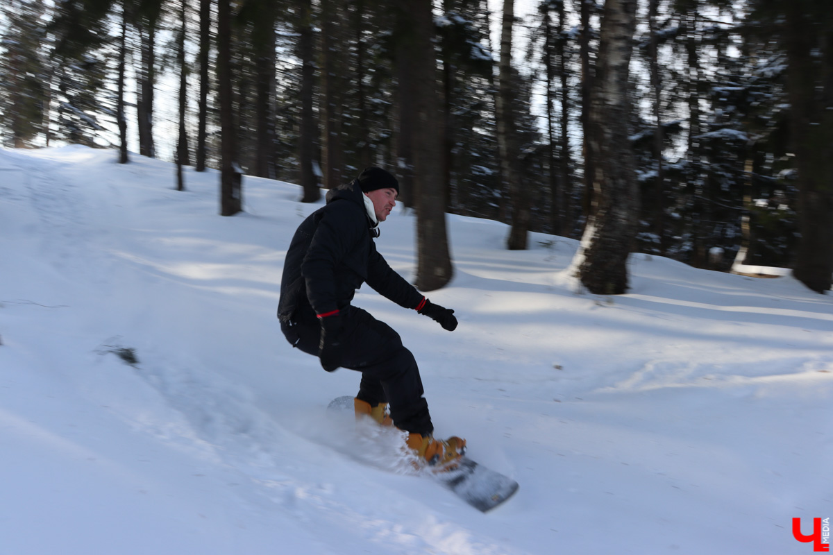 Взяли сноуборд и вместе с Ярославом Чесноковым отправились исследовать феномен «Коняево-парка» под Владимиром