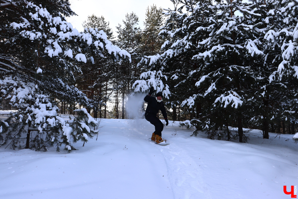 Взяли сноуборд и вместе с Ярославом Чесноковым отправились исследовать феномен «Коняево-парка» под Владимиром