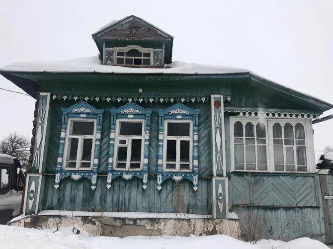 Летом драма и комедия вернутся в село Фомиха. Режиссер новаторского театра Дмитрий Максименков рассказывает о необычном переезде и новом сезоне со спектаклями на свежем воздухе.