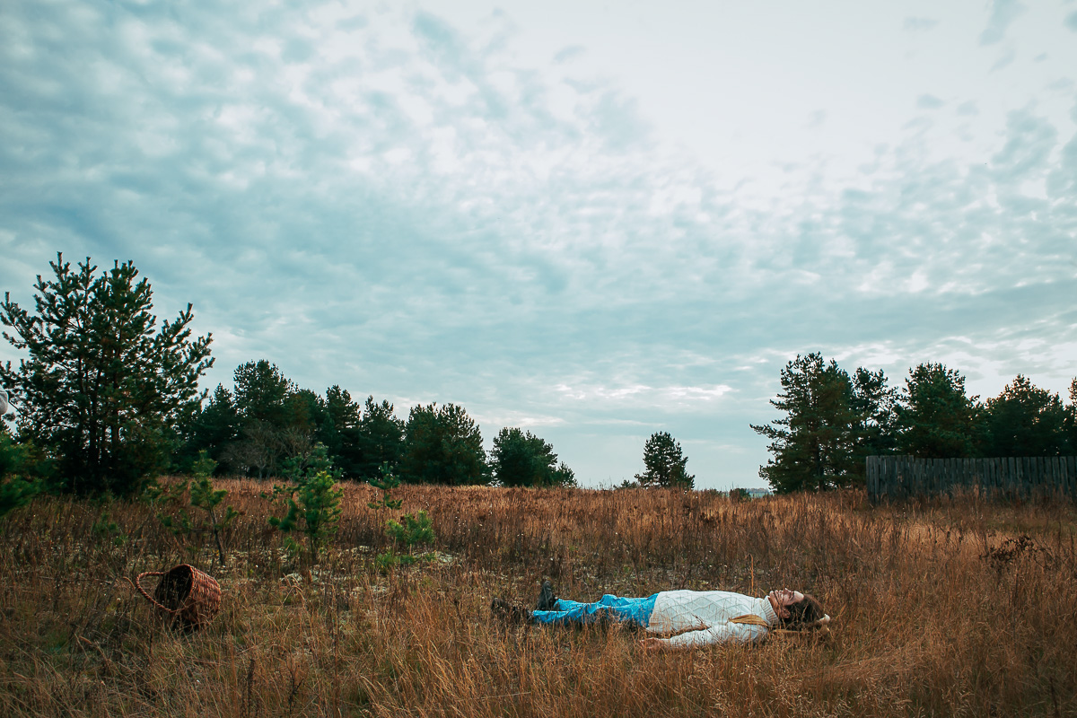 Летом драма и комедия вернутся в село Фомиха. Режиссер новаторского театра Дмитрий Максименков рассказывает о необычном переезде и новом сезоне со спектаклями на свежем воздухе.