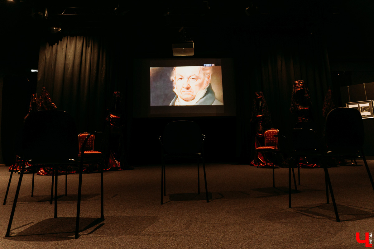 Узнаем у работников музея, чем новая экспозиция Пабло Пикассо и Франсиско Гойи притягивает горожан даже в метель.