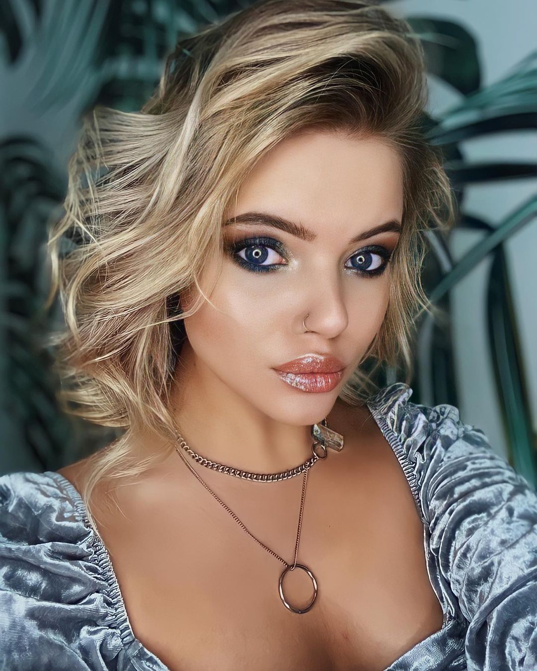 Новые комедийные шоу с участием Софьи Лобановой, смелые творческие планы и девчачьи разговоры о закулисье крупных проектов.