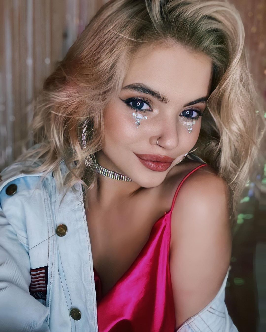 Новые комедийные шоу с участием Софьи Лобановой, смелые творческие планы и девчачьи разговоры о закулисье крупных проектов.