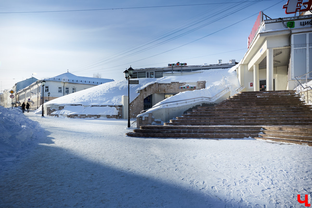 Вывеска — это «кто во что горазд» или отражение времени? Мы нашли шесть раритетных, а заодно поговорили о них с экспертами по городской среде.