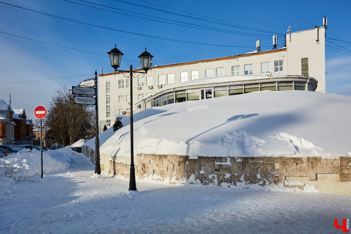 Вывеска — это «кто во что горазд» или отражение времени? Мы нашли шесть раритетных, а заодно поговорили о них с экспертами по городской среде.