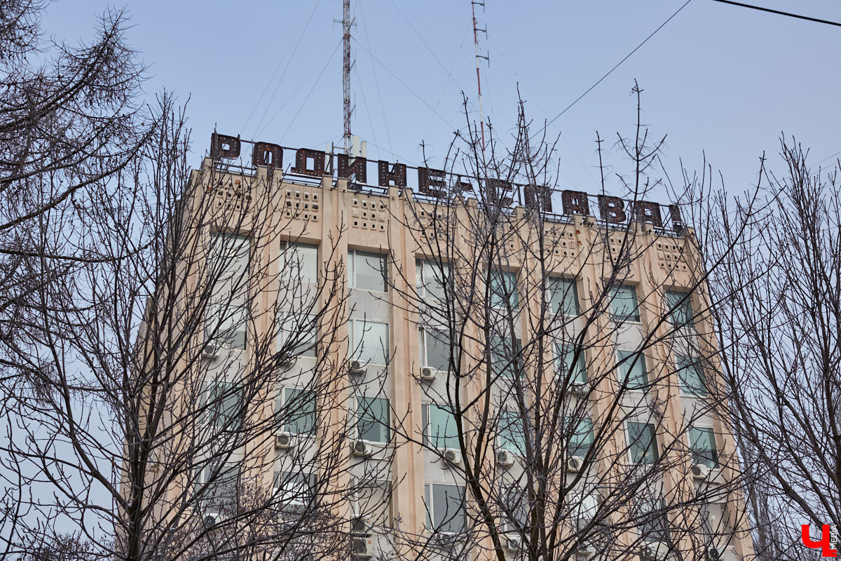 Вывеска — это «кто во что горазд» или отражение времени? Мы нашли шесть раритетных, а заодно поговорили о них с экспертами по городской среде.