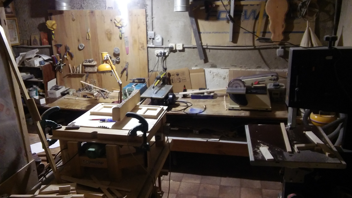 Мебель для кукольных домиков: от детской мечты до искусства миниатюры.