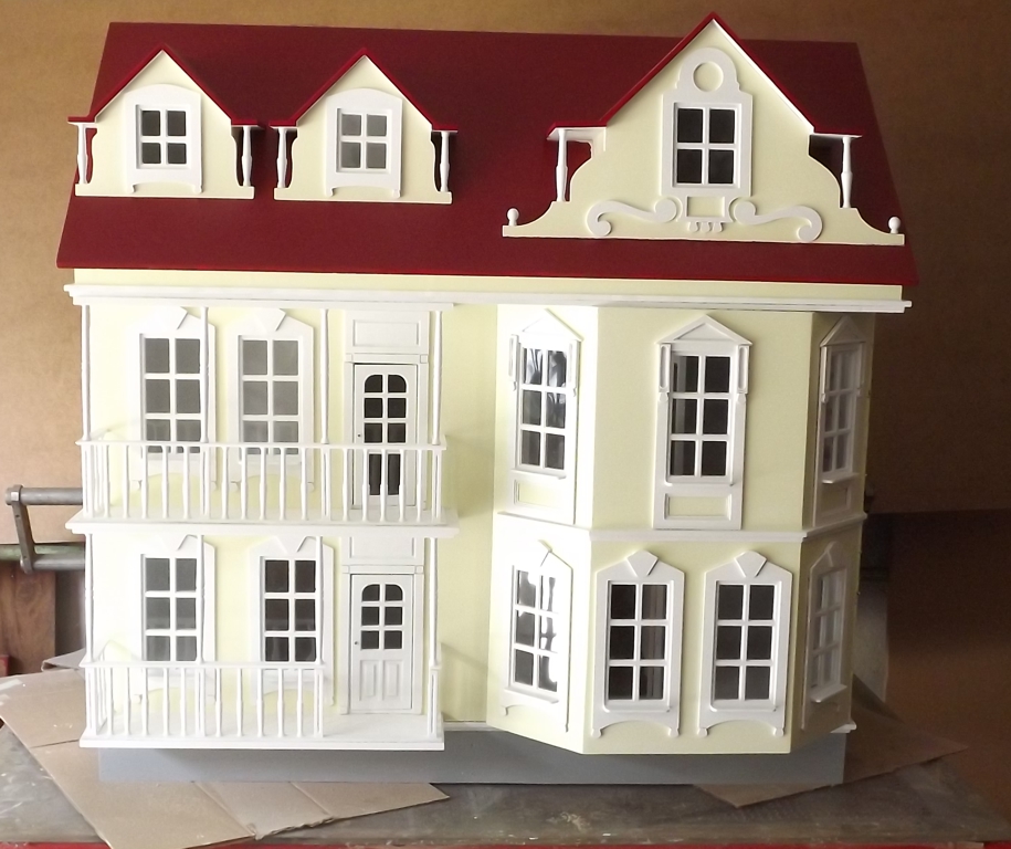 Мебель для кукольных домиков: от детской мечты до искусства миниатюры.