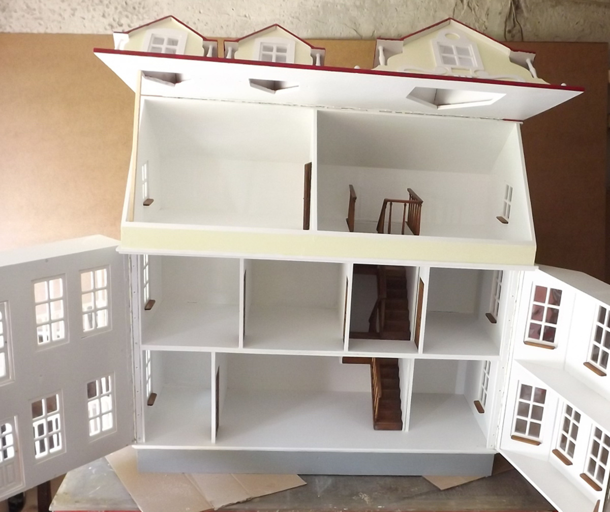 Мебель для кукольных домиков: от детской мечты до искусства миниатюры.