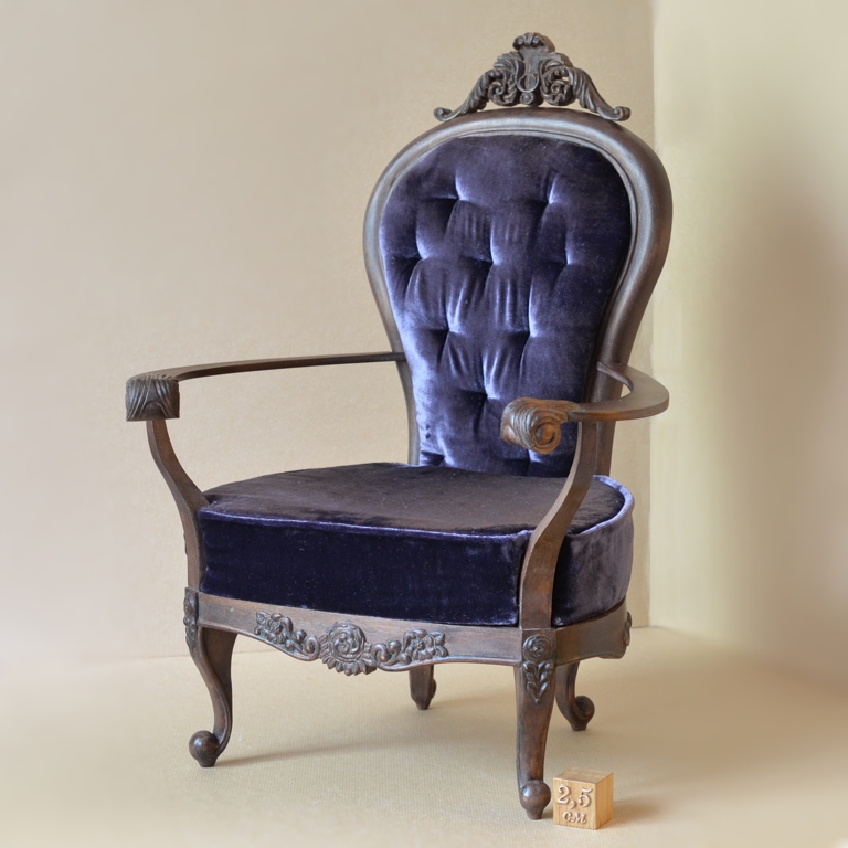 Мебель для кукольных домиков: от детской мечты до искусства миниатюры.