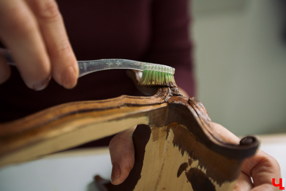 Мебель для кукольных домиков: от детской мечты до искусства миниатюры.