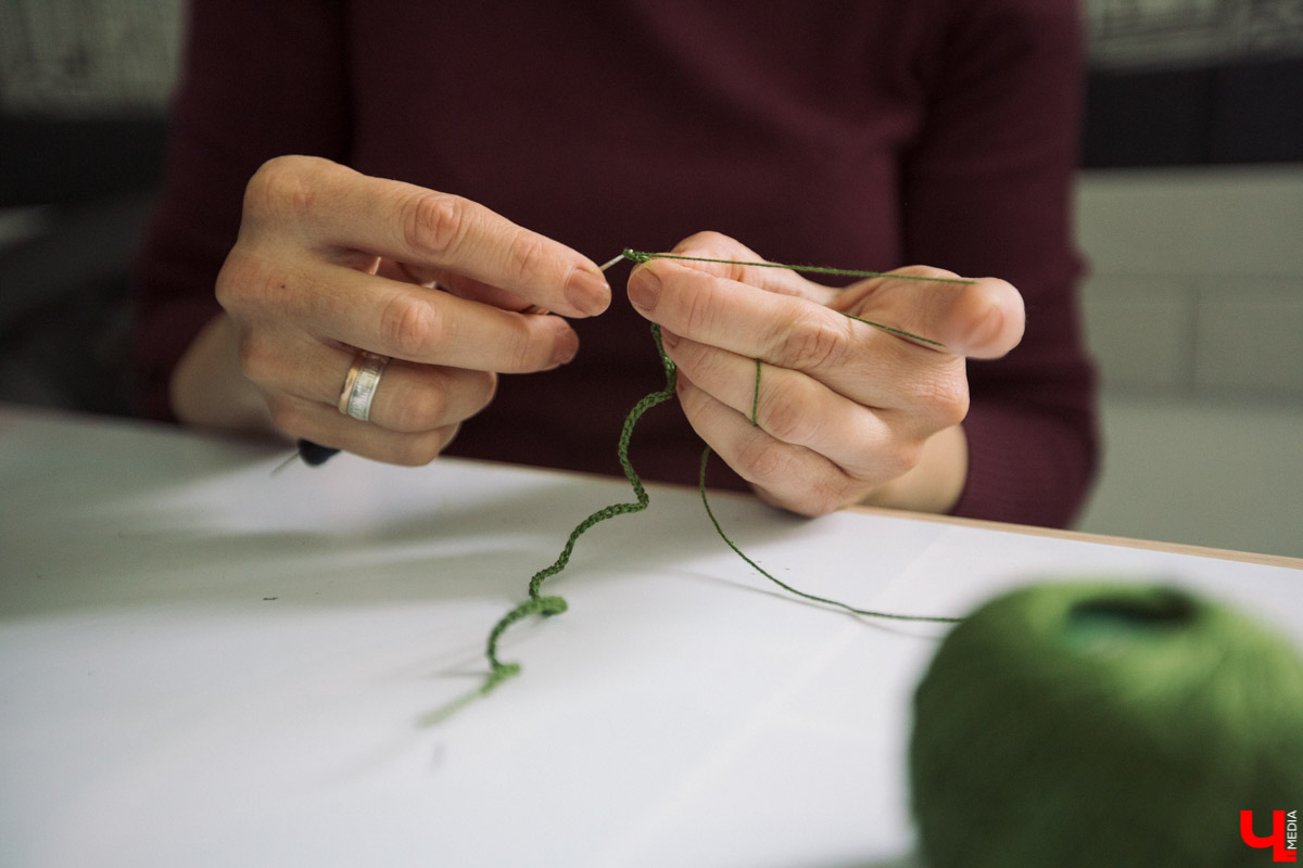 Мебель для кукольных домиков: от детской мечты до искусства миниатюры.