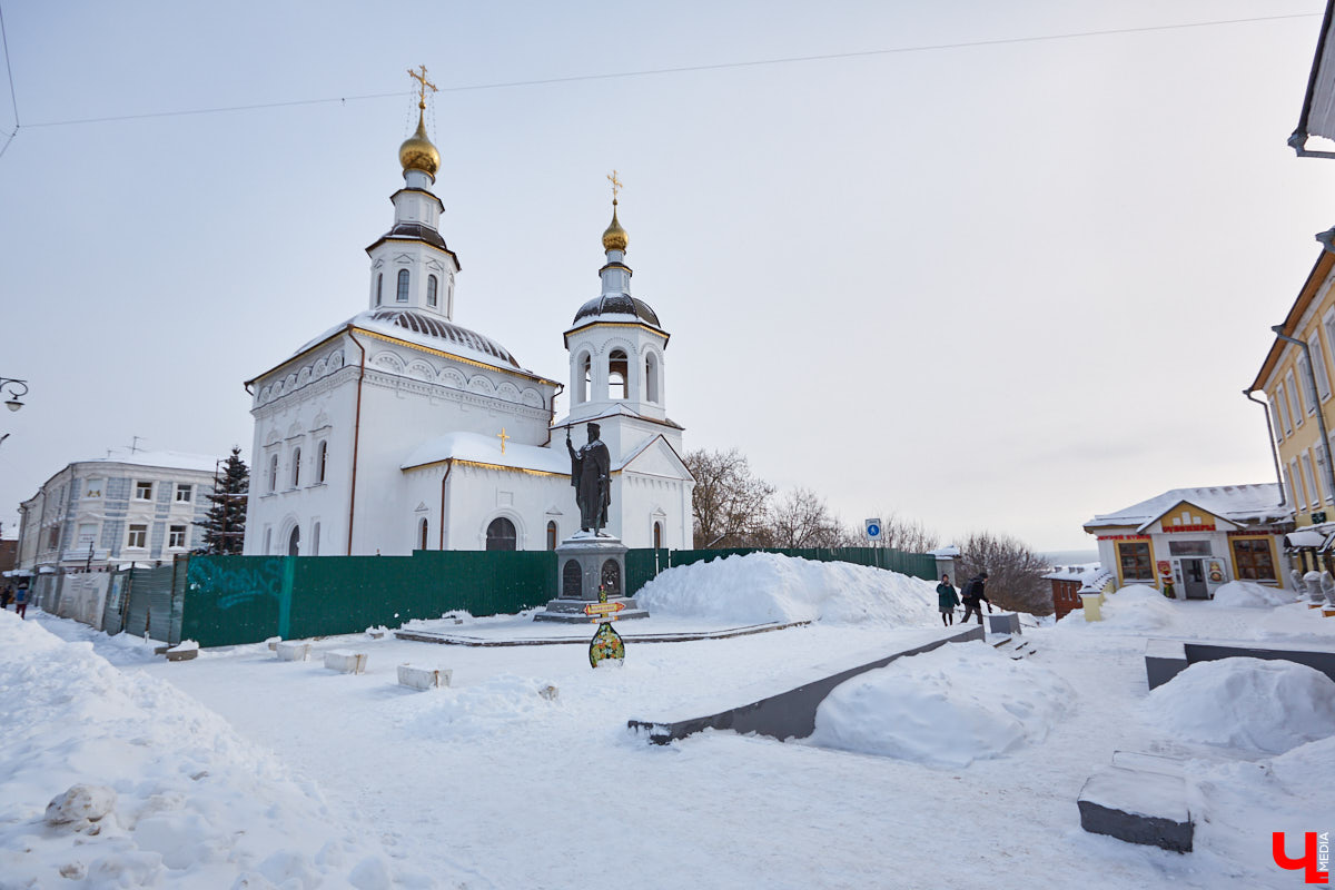 Прогулялись с экскурсоводом Владимиром Новиковым по местам, слывшим некогда богатыми землями для жизни местных дельцов.