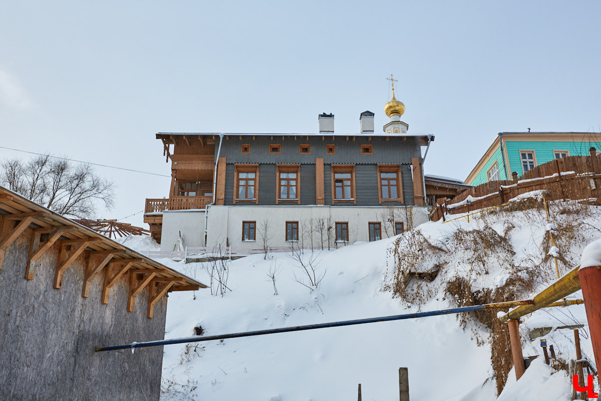 Прогулялись с экскурсоводом Владимиром Новиковым по местам, слывшим некогда богатыми землями для жизни местных дельцов.
