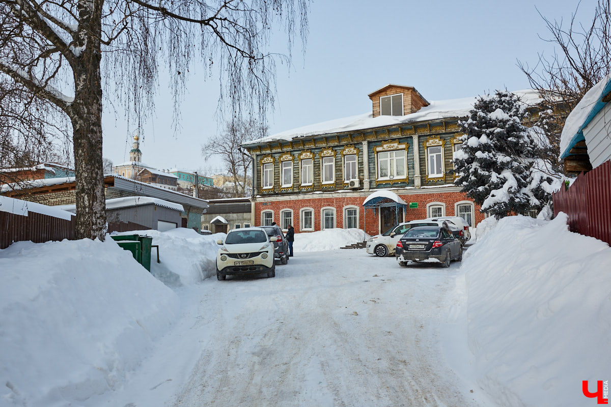 Прогулялись с экскурсоводом Владимиром Новиковым по местам, слывшим некогда богатыми землями для жизни местных дельцов.