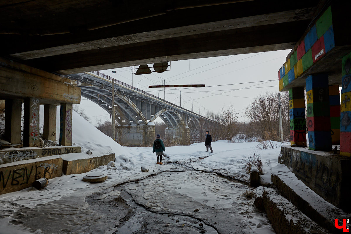 Прогулялись с экскурсоводом Владимиром Новиковым по местам, слывшим некогда богатыми землями для жизни местных дельцов.