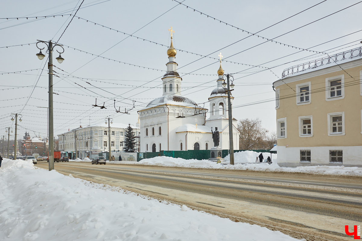Прогулялись с экскурсоводом Владимиром Новиковым по местам, слывшим некогда богатыми землями для жизни местных дельцов.