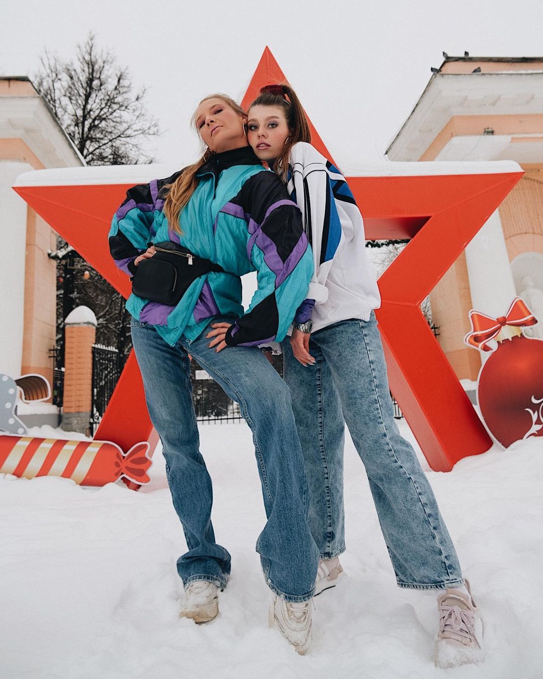 Эстетика восьмидесятых от Макса Сухаревского. Заряжаемся ностальгией и анализируем, откуда взялись миллионы просмотров.