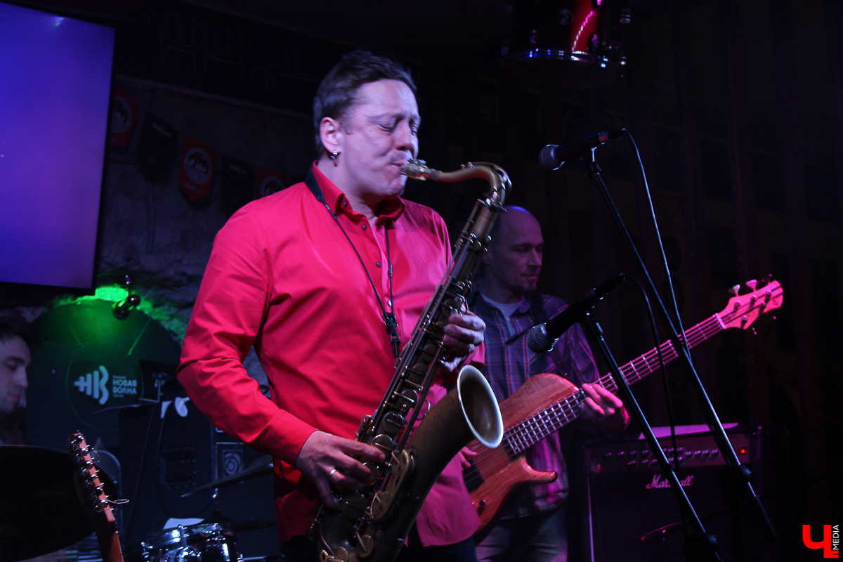 19 февраля во Владимире в рок-лаборатории «Другой Бар» состоялся концерт музыканта легендарной группы «Аквариум» Игоря Тимофеева.