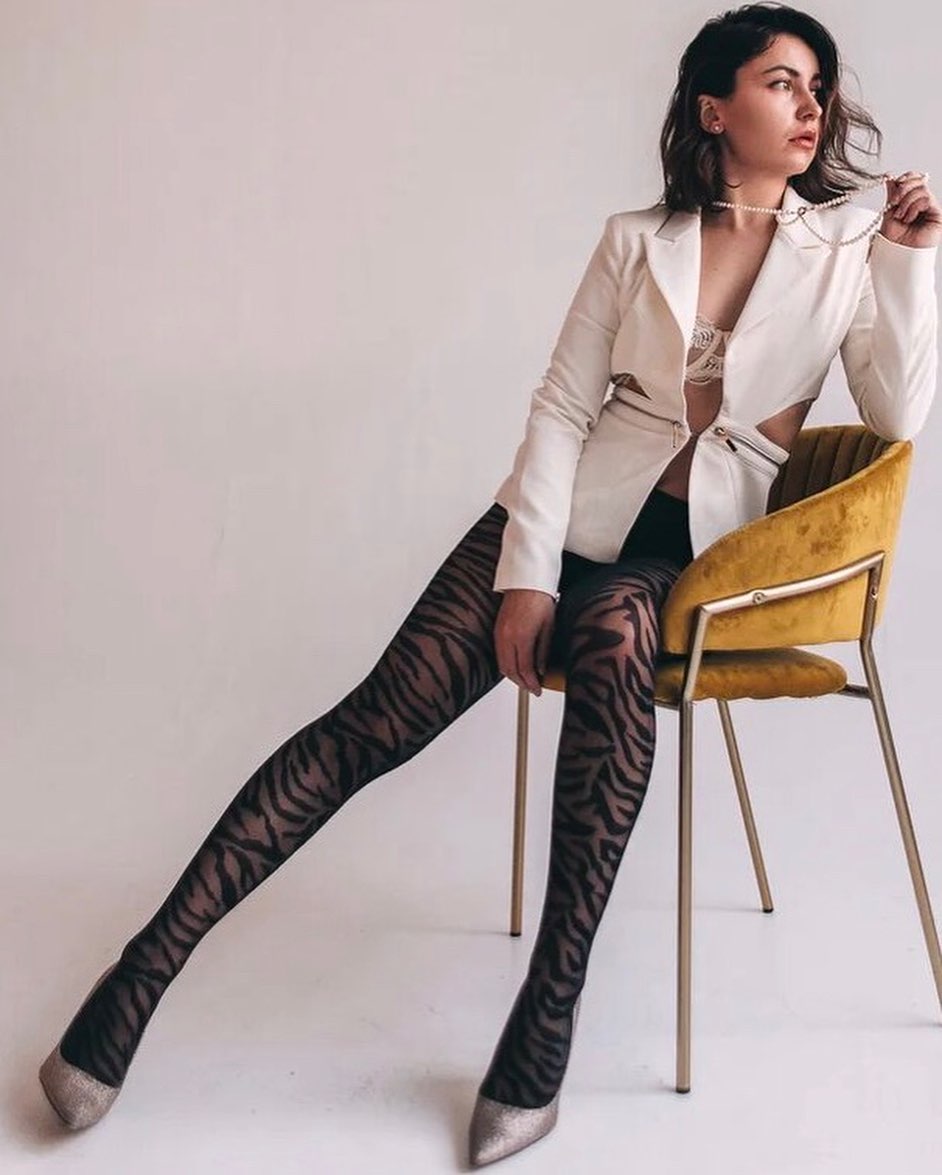 Идея для идеального подарка на 23 февраля: превращаемся в сексуальных и независимых леди вместе с танцовщицей pole dance Алёной Поной.