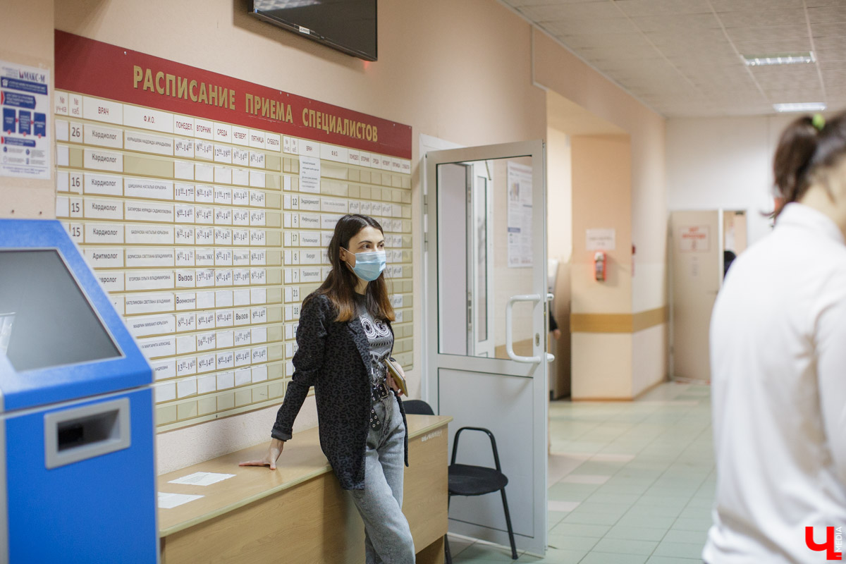 Свершилось. Наш журналист прошла второй этап вакцинации от коронавируса. И даже получила бумажный сертификат, подтверждающий это. А еще, надеемся, сильный иммунитет от «короны».