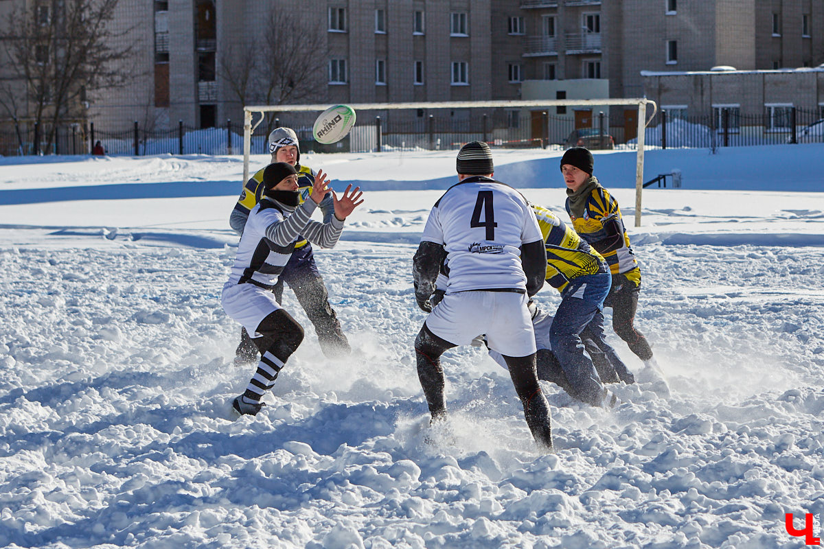 Сотни людей возле Пединститута, тысячи людей в «Дружбе». Поясняем за мужские развлечения в новом спортивном обзоре.