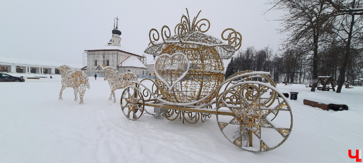 Суздаль - город древних памятников. Но по соседству с ними активно плодятся и множатся современные объекты. Как их расценивать? Спросили об этом у экспертов.