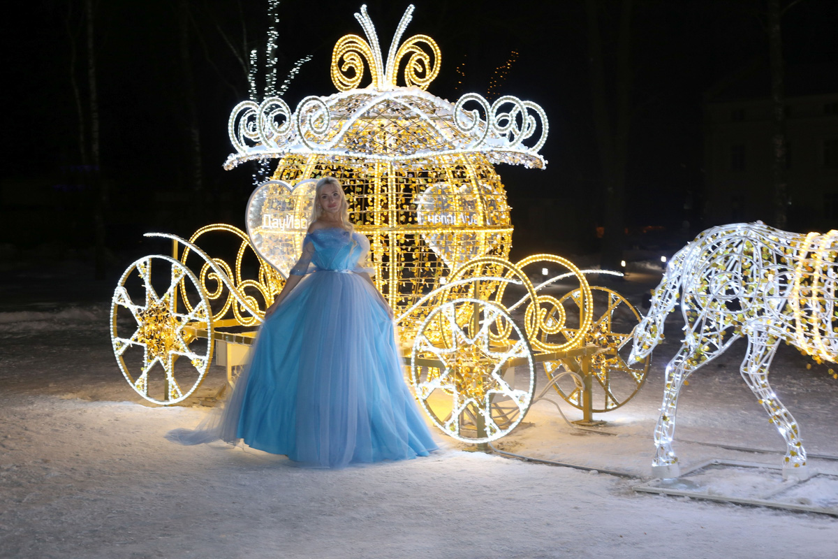 Суздаль - город древних памятников. Но по соседству с ними активно плодятся и множатся современные объекты. Как их расценивать? Спросили об этом у экспертов.