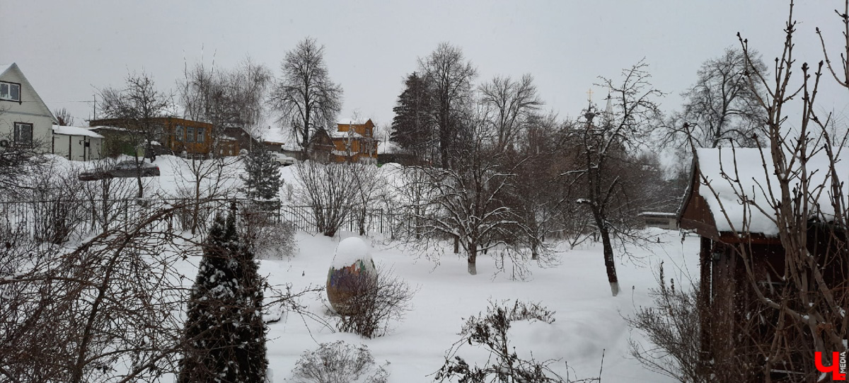 Суздаль - город древних памятников. Но по соседству с ними активно плодятся и множатся современные объекты. Как их расценивать? Спросили об этом у экспертов.