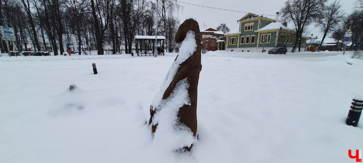Суздаль - город древних памятников. Но по соседству с ними активно плодятся и множатся современные объекты. Как их расценивать? Спросили об этом у экспертов.