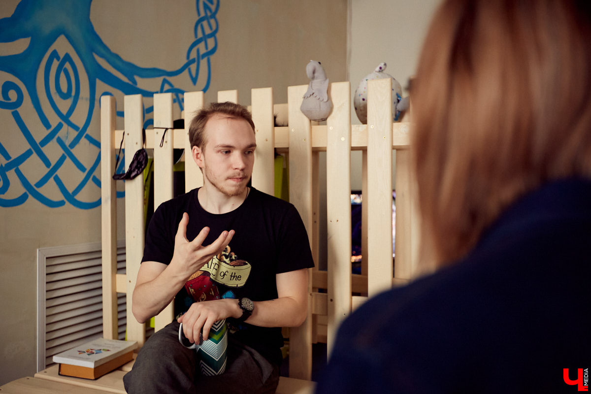 Семен Стенюгин - соционик, увлечен типологией личности уже давно. Проводит тематические вечера. Эксперт рассказал нам, где кончается лженаука и начинается настоящее погружение в знания.