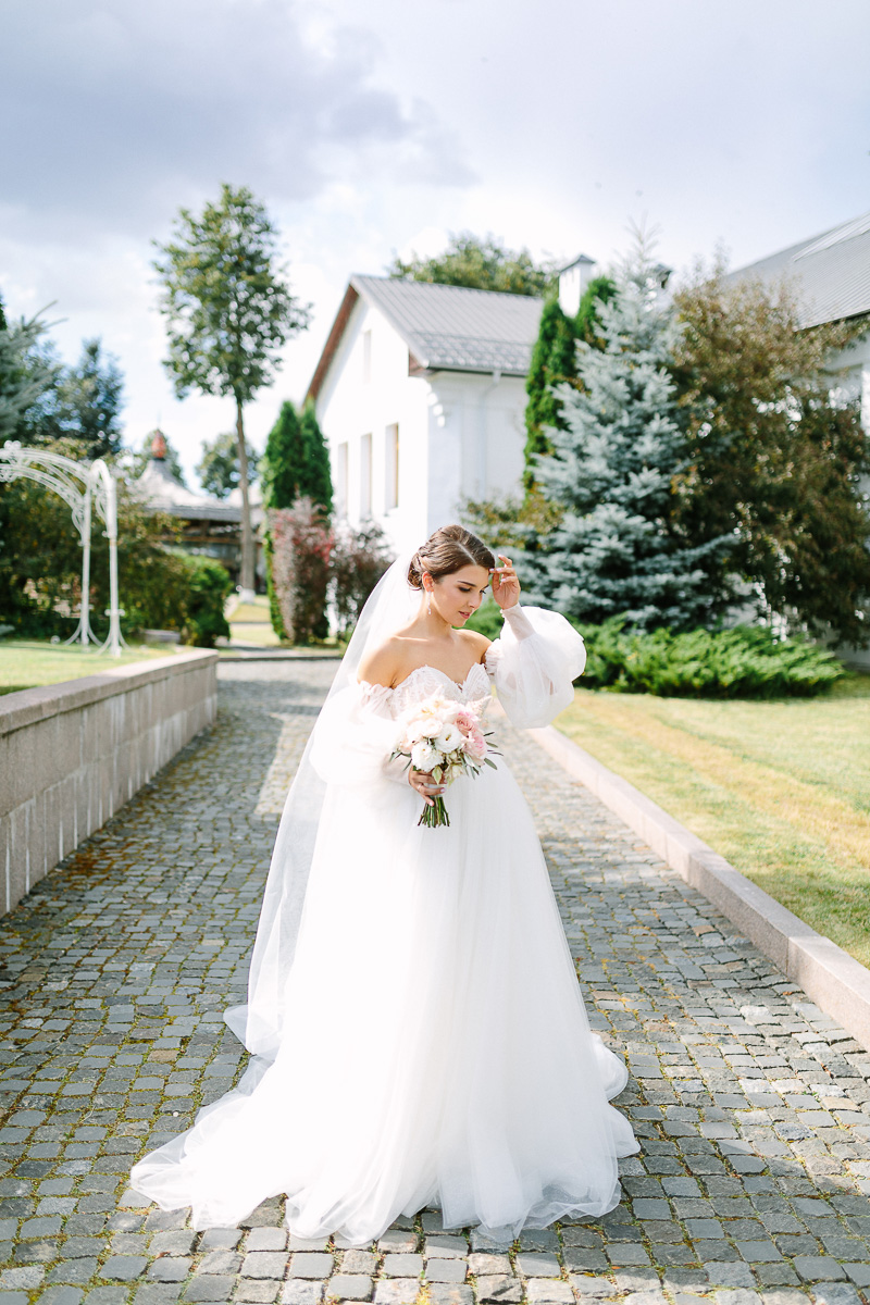 Победили стиль, вкус и эстетика. Так можно сказать о лучшей свадьбе, занявшей первое место ежегодной премии Wedmate Awards 2020.