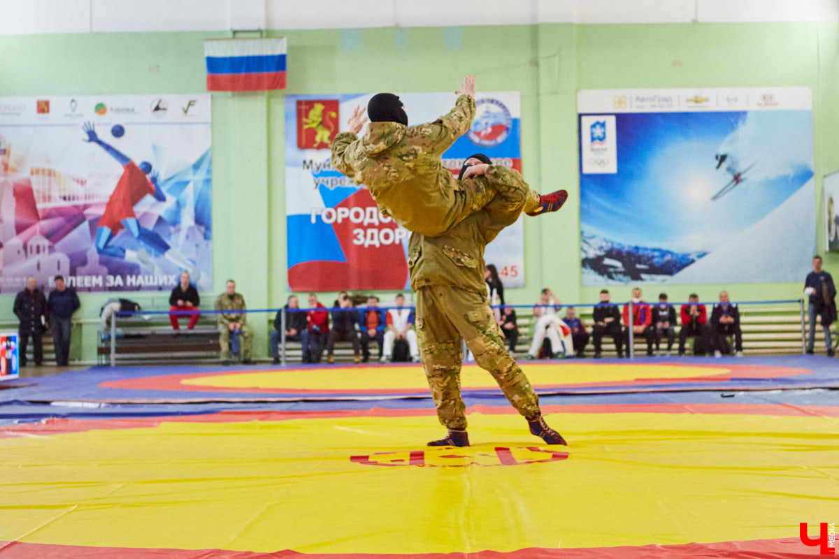 Совершеннолетний турнир и несовершеннолетние чемпионы по самбо. Снова город Владимир стал центром зрелищного торжества, дающего молодым спортсменам возможность проявить себя на профессиональном уровне.