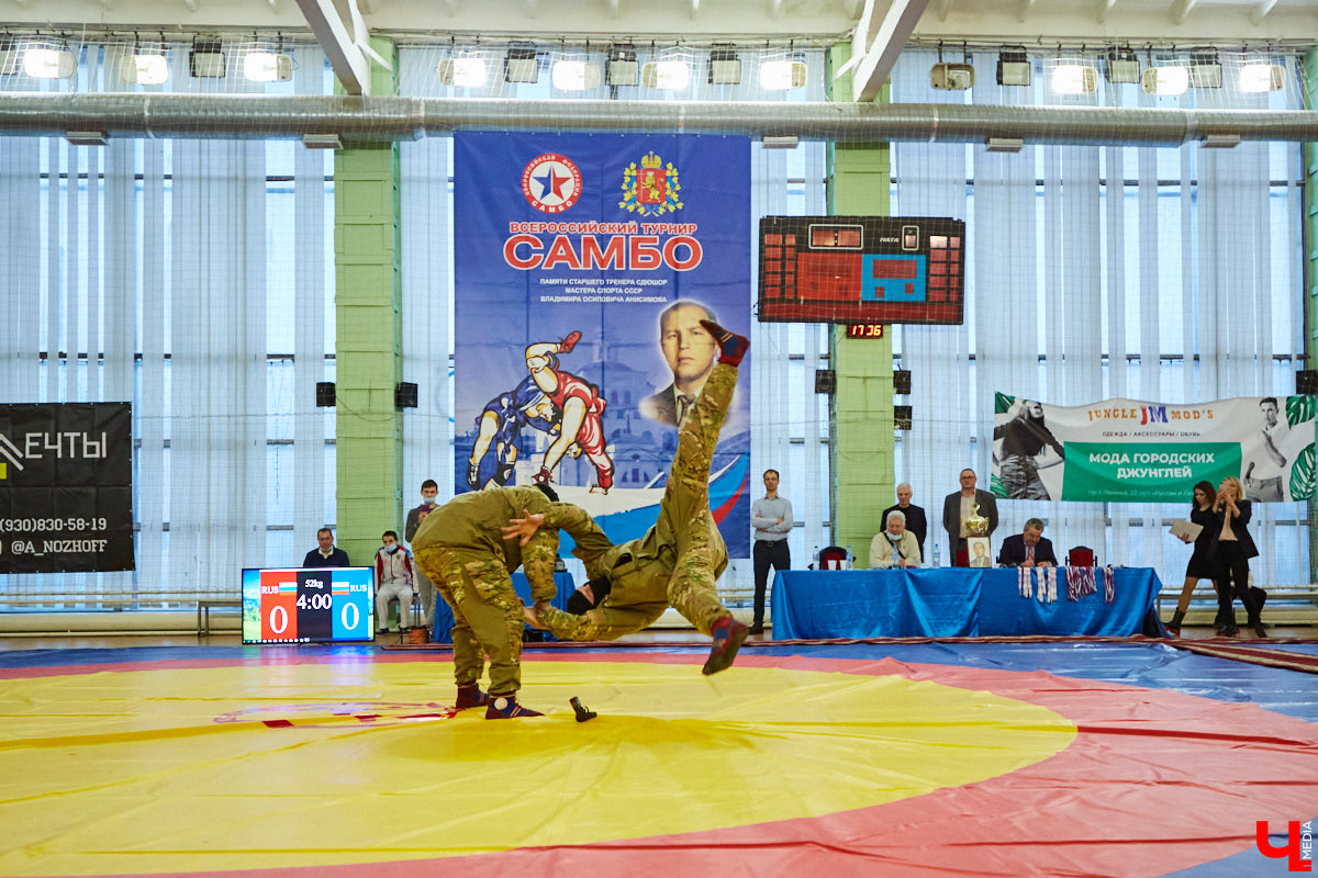 Совершеннолетний турнир и несовершеннолетние чемпионы по самбо. Снова город Владимир стал центром зрелищного торжества, дающего молодым спортсменам возможность проявить себя на профессиональном уровне.