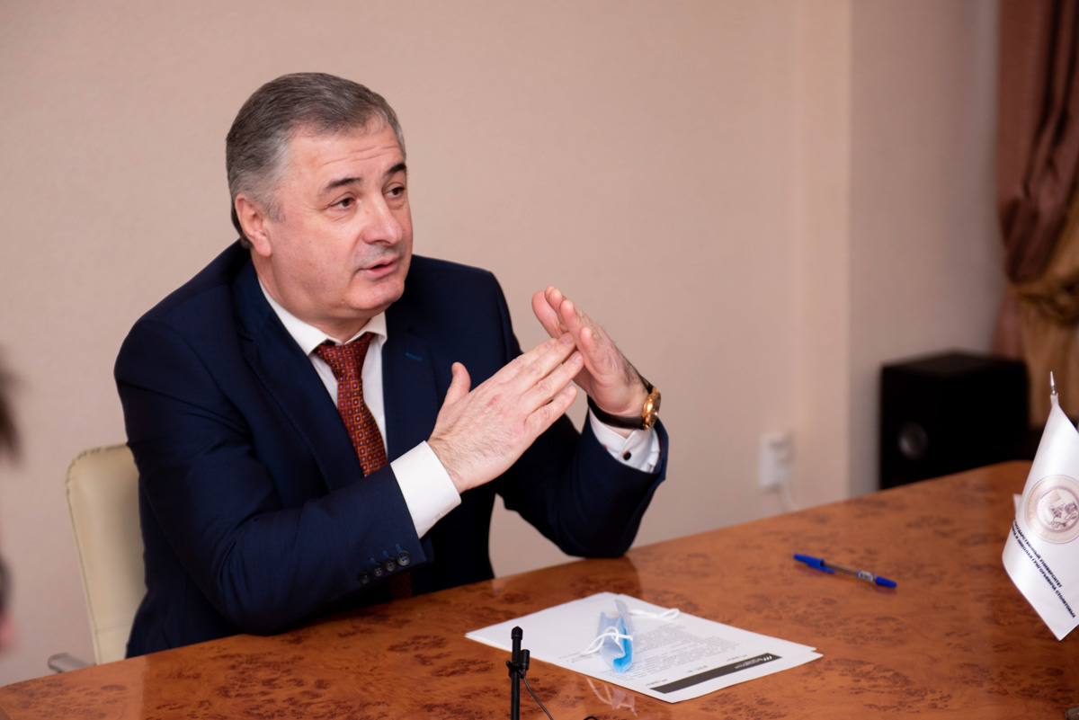 Как студенты могут повлиять на жизнь вуза и сделать что-то полезное для всего города или даже региона? У молодежи есть большой потенциал и верный союзник. О чем речь? И как все это работает?