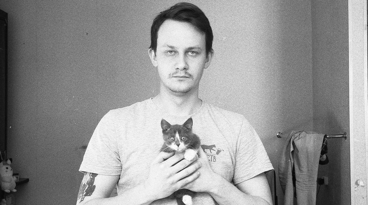 1 марта отмечают День кошек, а это значит, что пора передать привет хвостатым и усатым меньшим братьям, запечатленным в фотографиях счастливых владимирских хозяев.