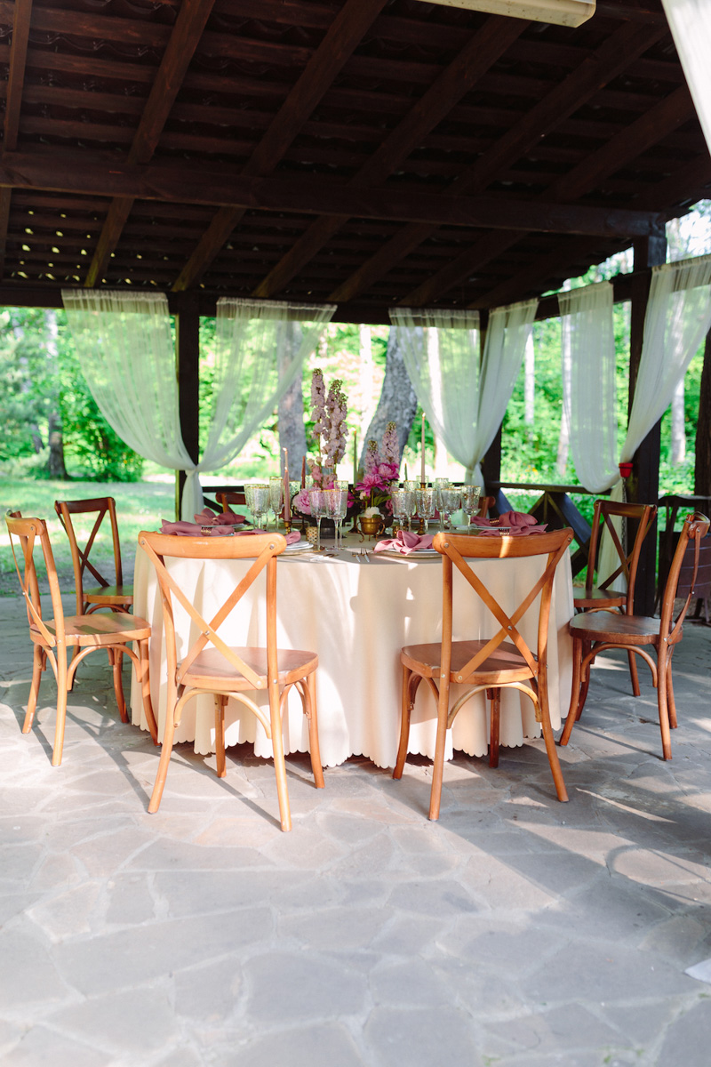 Пришло время поговорить о свадебных трендах наступившего года, чтобы быть во всеоружии при подготовке к долгожданному торжеству.