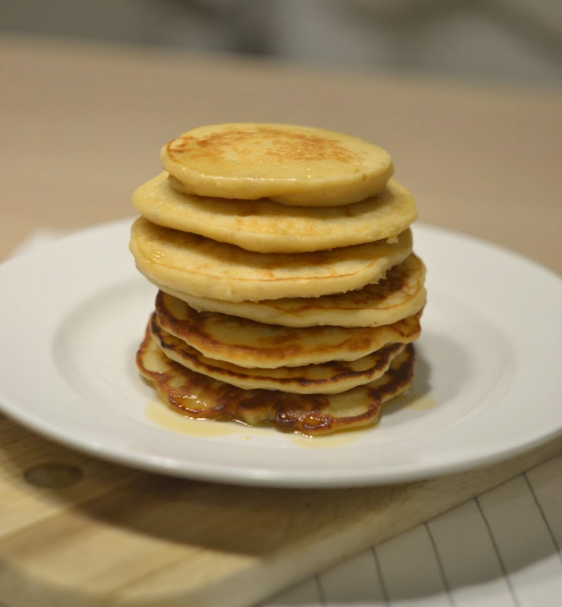 Грядет Масленичная неделя, и наверняка многие в эти дни захотят побаловать себя и близких вкусными блинами. Эксперты по правильному питанию подскажут, как совместить приятное с безопасным для фигуры.